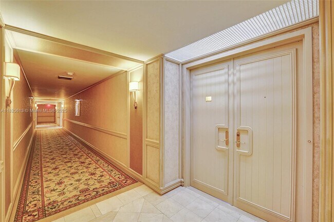 Building Photo - 20281 E Country Club Dr
