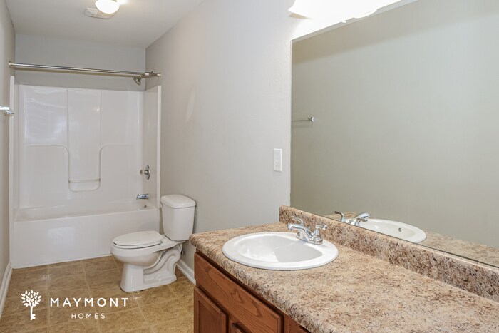 Building Photo - 124 Vancouver Rd