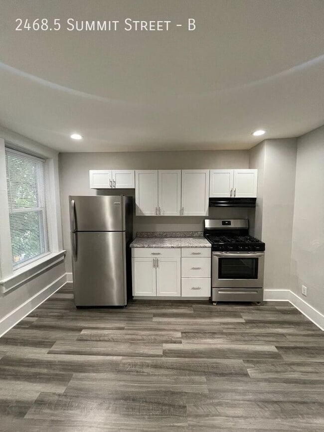 Building Photo - 2468.5 Summit St