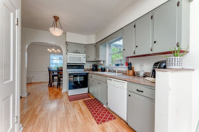 Building Photo - 759 Snider St