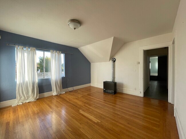 Living Room - 1230 Burnett St