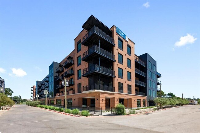 Building Photo - 4315 S Congress Ave