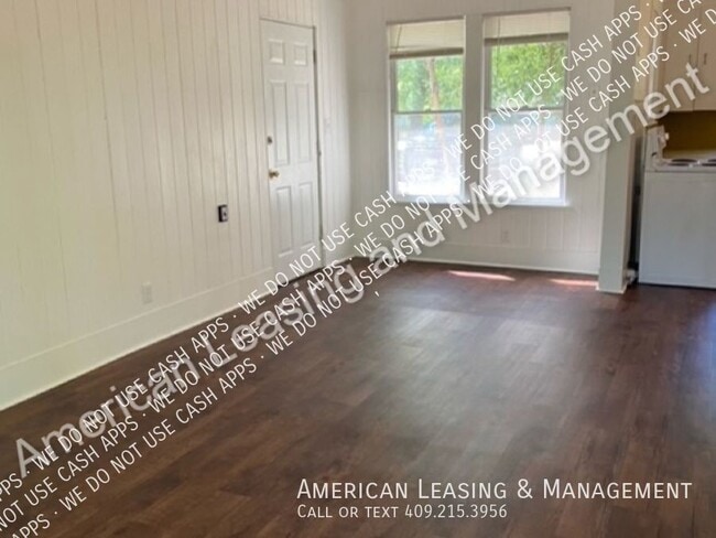 Building Photo - 604 Hackney Ave