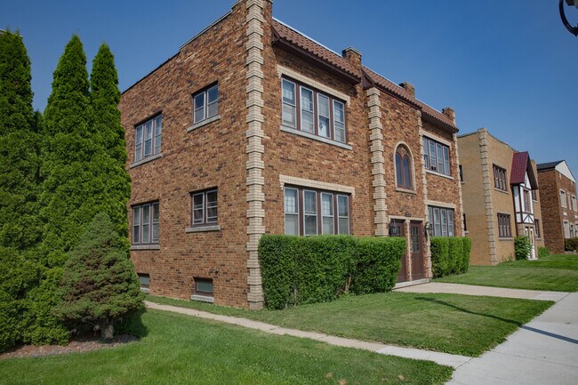 Building Photo - 3363 S Kinnickinnic Ave