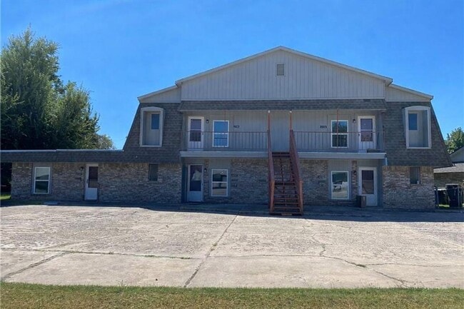 Building Photo - Spacious 2 bedroom 1 bath in Norman!