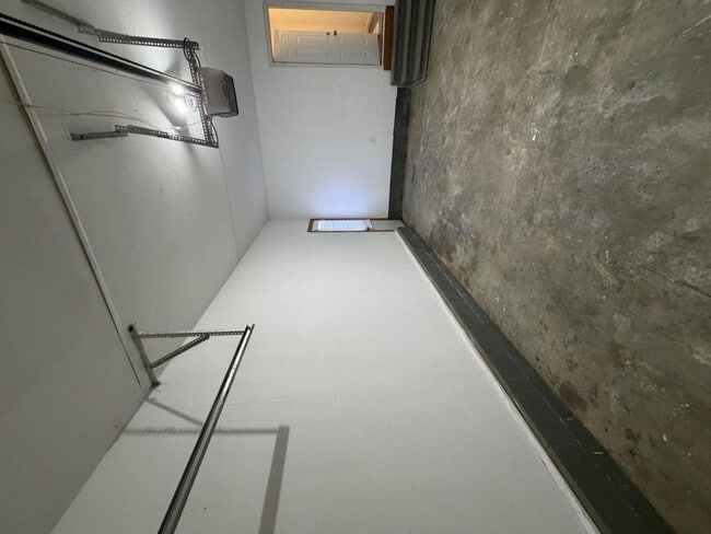 Building Photo - 406 Anderson Dr