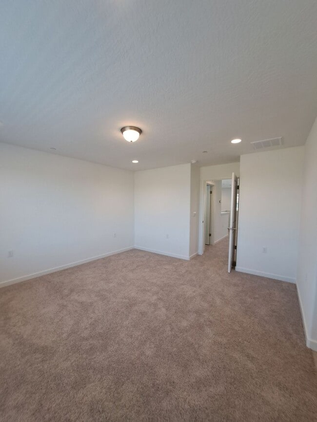 Building Photo - Gorgeous Two-Story Home Near Copper & Willow!