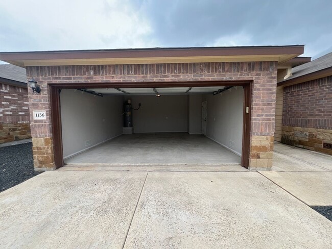 Building Photo - 1136 Stanley Wy