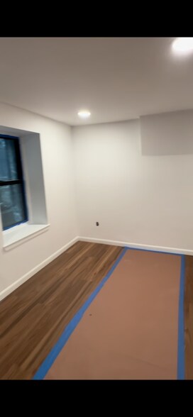 Building Photo - 688 Parker St