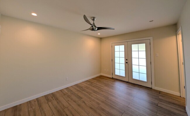 Building Photo - 4 Bedroom Home in Tempe Gardens Near E Sou...