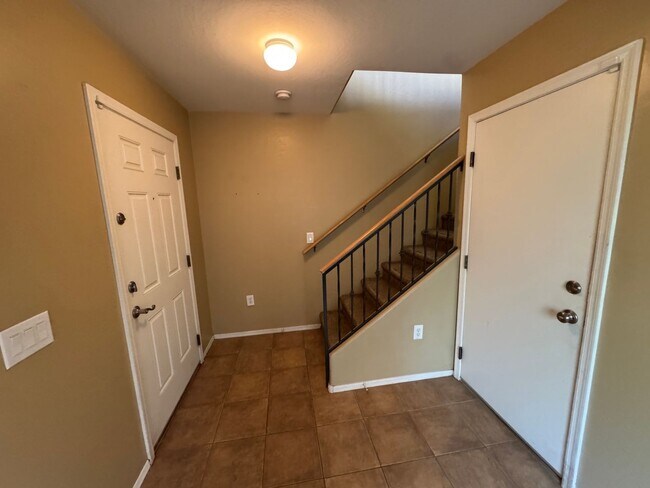 Building Photo - 4062 E Windsor Dr