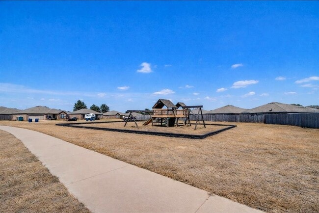 Building Photo - 2217 Stella Rd