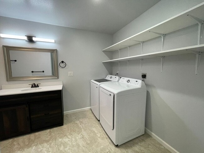 Building Photo - New Energy Efficient Constuction!