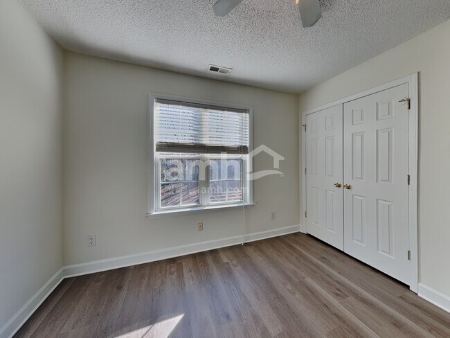 Building Photo - 5420 Springhouse Farm Rd