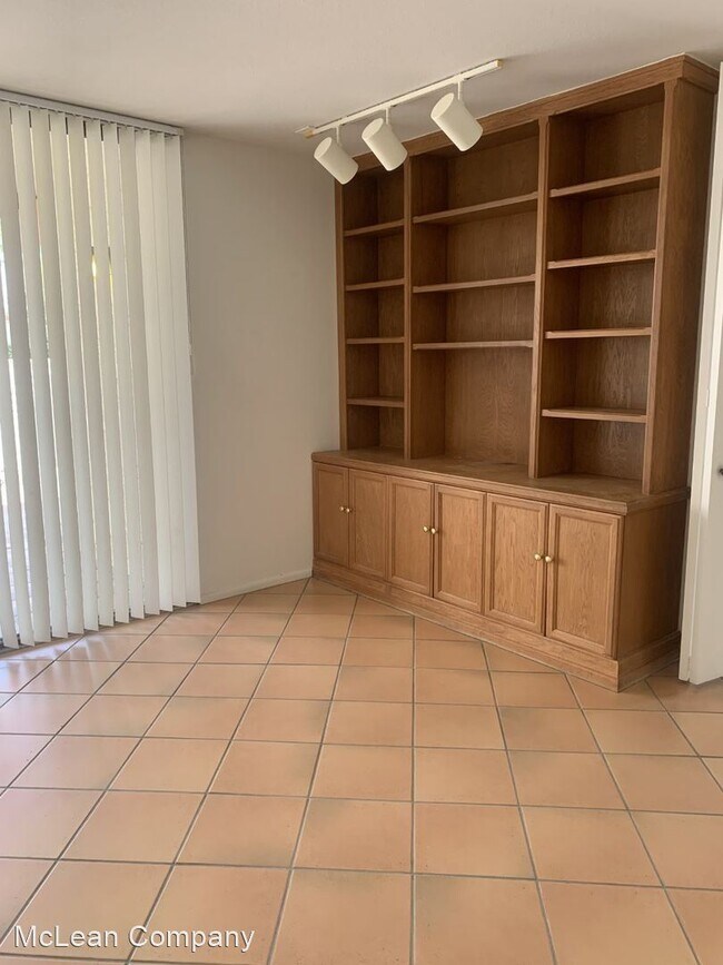 Building Photo - 2 br, 2 bath House - 2099 Caliente Drive