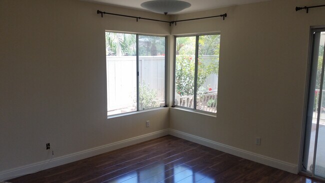 Building Photo - 1437 Green Oak Rd