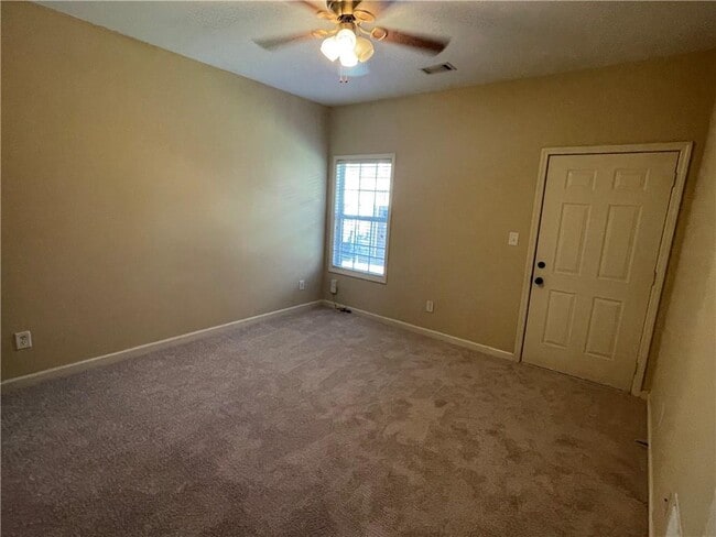 Building Photo - 2207 Pebble Beach Dr