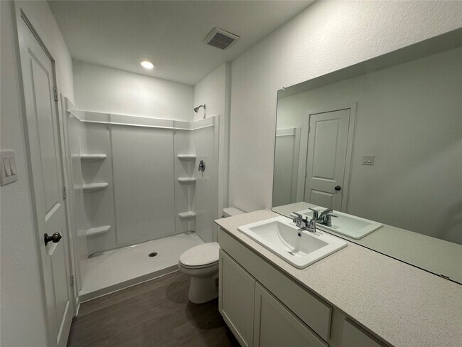 Building Photo - 15131 Willowater Dr