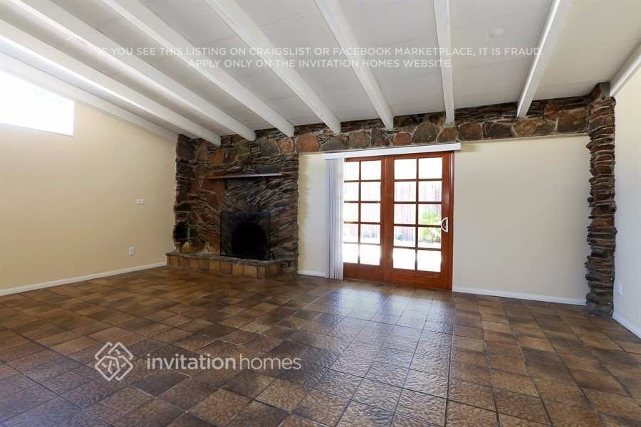 Building Photo - 8002 Crosnoe Ave