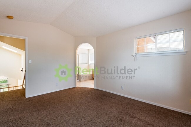 Building Photo - WOW CHECK OUT THIS AWESOME HOME IN RIVERVIEW ESTATES