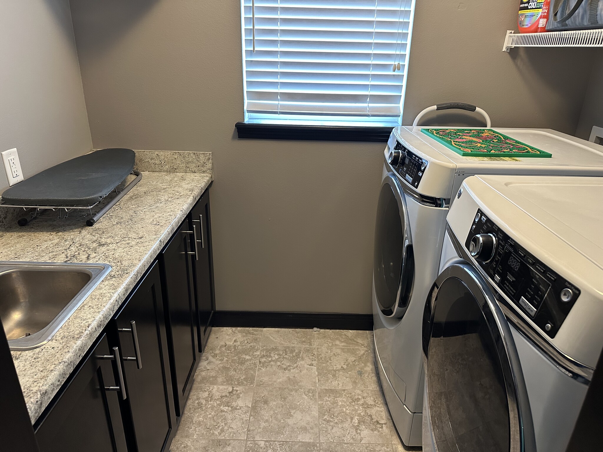 Laundry room - 440 3rd Ave
