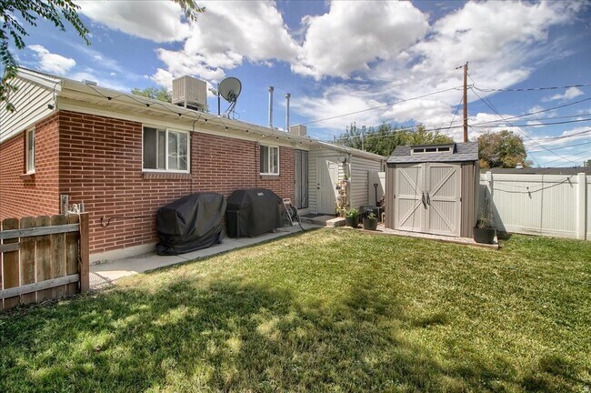 Building Photo - 1239 E 3800 S