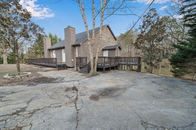 Building Photo - 6008 Champion Rd