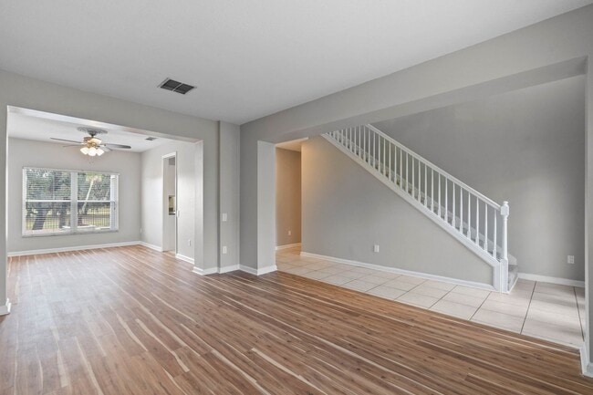 Building Photo - HUNTINGTON POINTE - 4 bd • 2.5 ba • 2,142 ft² (Lake Mary)