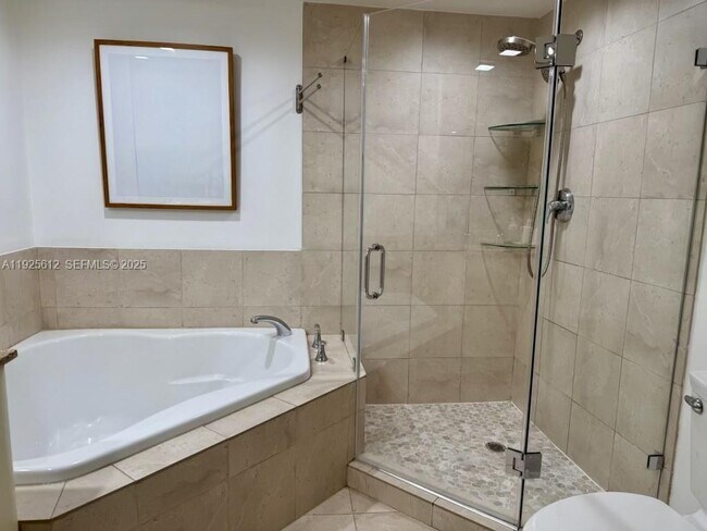 Building Photo - 610 W Las Olas Blvd