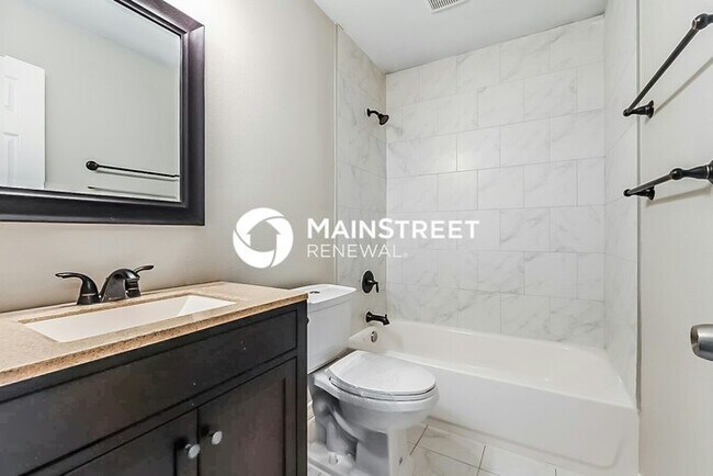 Building Photo - 3 Bedroom Pet-Friendly Home in Dallas, TX with Main Street Renewal