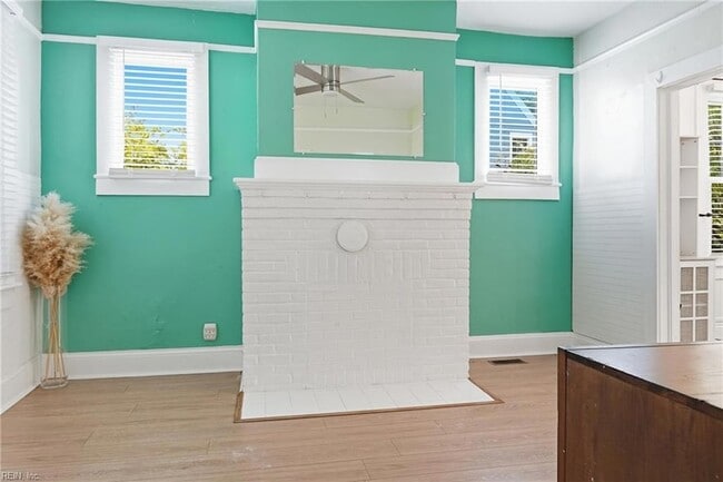 Building Photo - 920 Oaklawn Ave