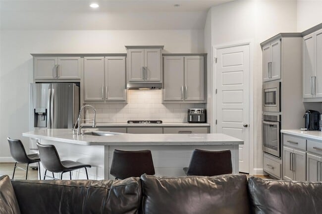 Building Photo - 216 Vista Village Cove