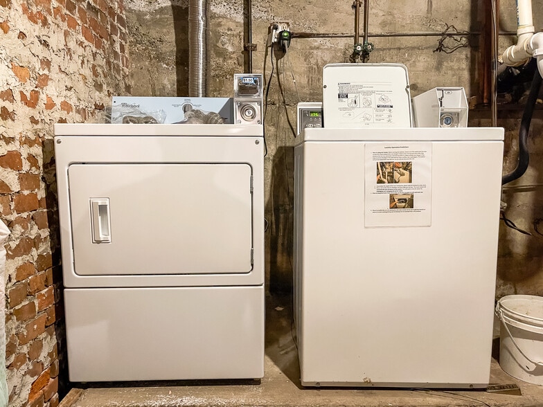 Building Photo - 19 Town Hill St