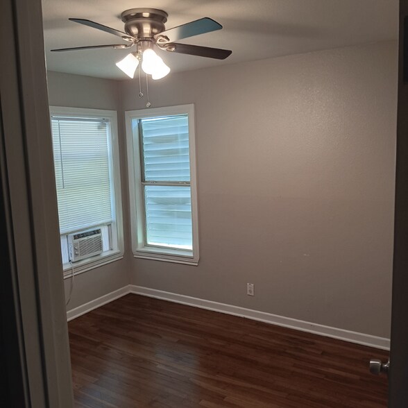 Building Photo - 2717 Rogers St