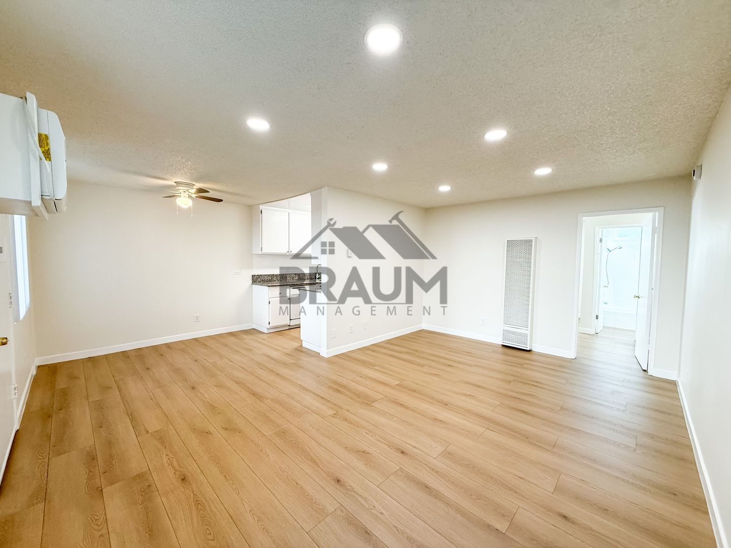 Building Photo - 6612 Sylmar Ave