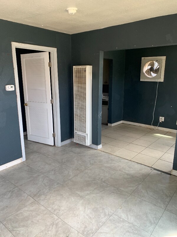 Building Photo - 1821 N 10th Ave