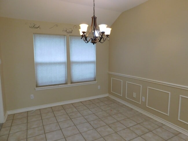 Building Photo - 3201 Nacogdoches Dr