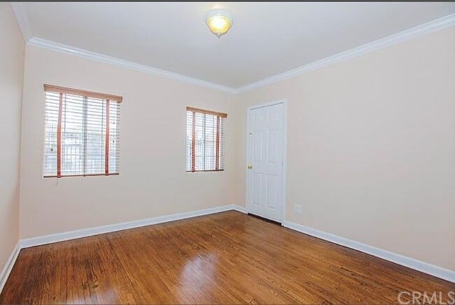 Primary Photo - 1745 W 65th St