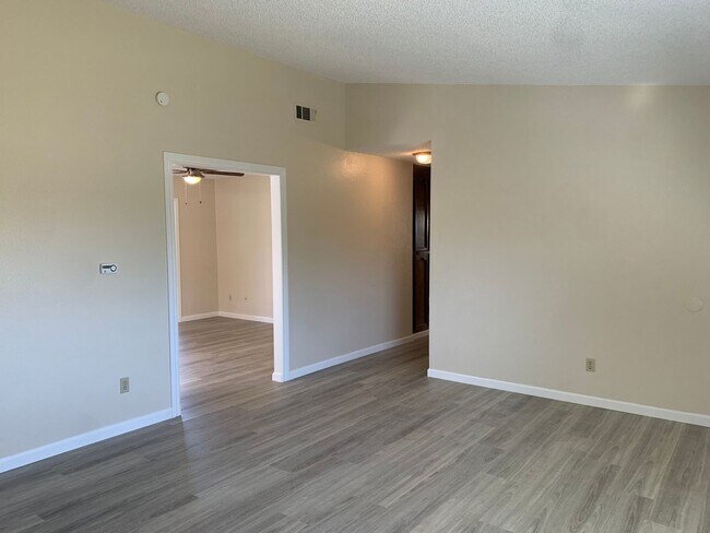 Building Photo - Upgraded Suisun City Home Available NOW!