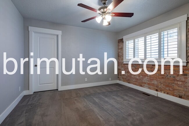 Building Photo - 1367 Thornton Ave