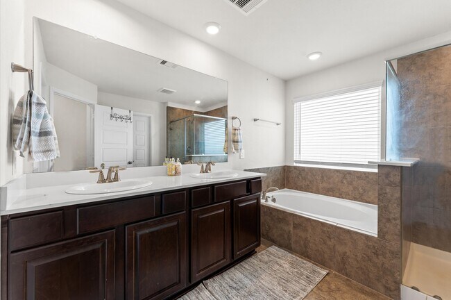 Building Photo - 24231 Prairie Glen Ln