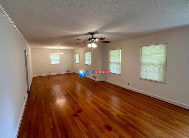 Building Photo - Nice ranch in PARKVIEW cluster in Lilburn