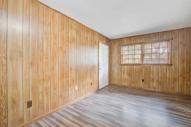 Building Photo - 1908 Swift Ave