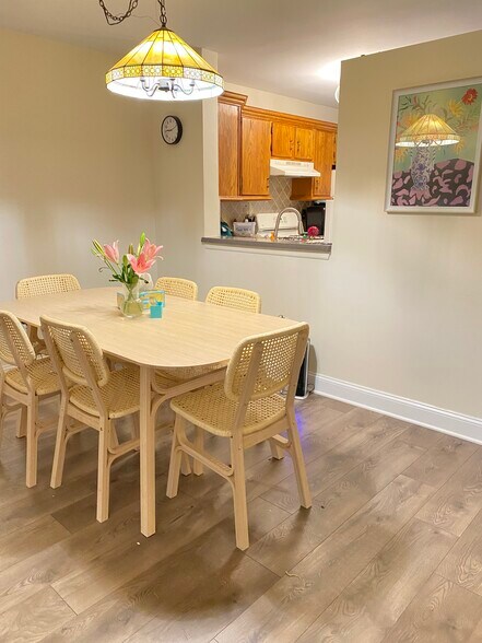 Dining room - 1313 Juniper Ct