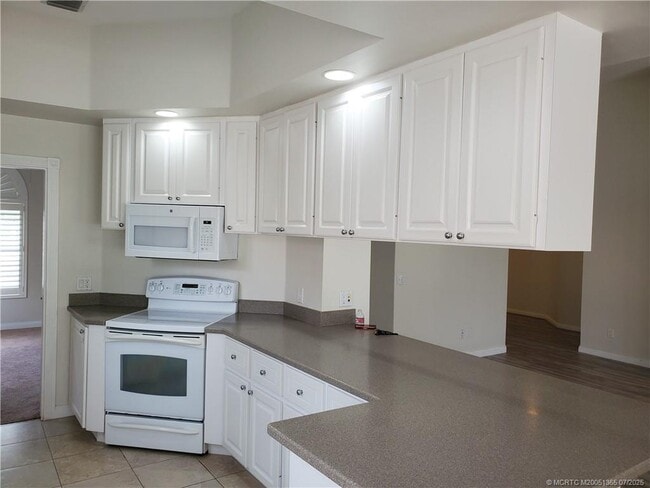 Building Photo - 11300 SW Northland Dr