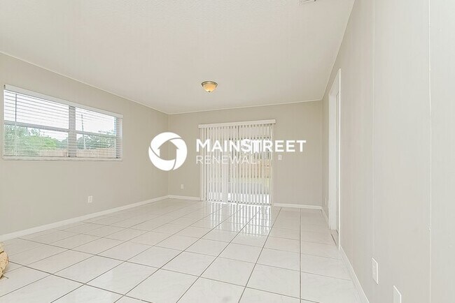 Building Photo - 4 Bedroom Pet-Friendly Home in Seffner, FL...