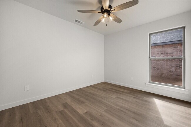 Building Photo - 2617 Garland Ave