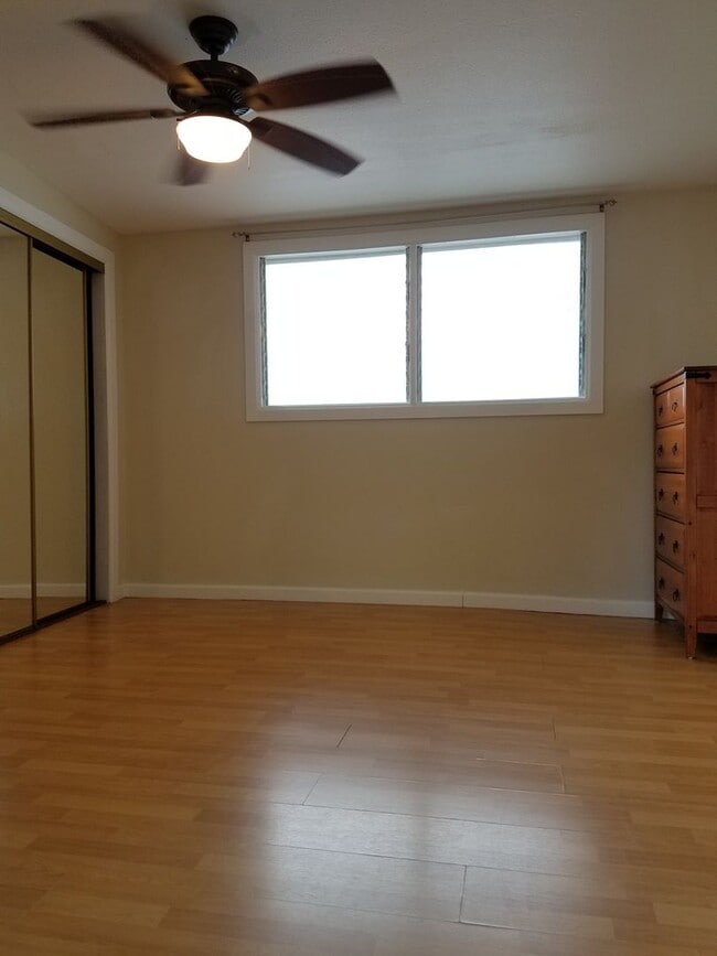 Building Photo - 2 Bed 1 Bath in Beautiful Kailua