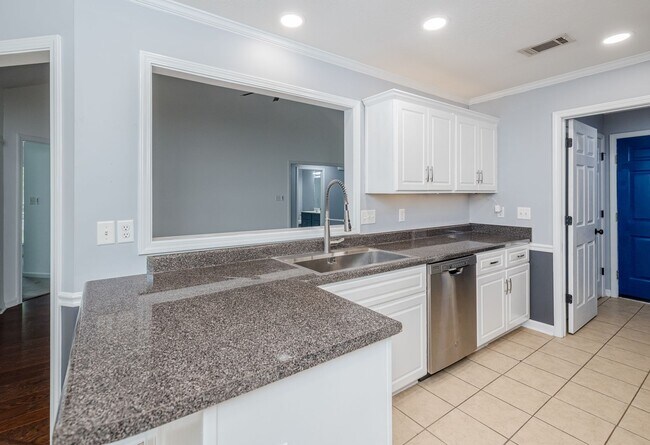 Building Photo - 1053 Grove Landing Ln