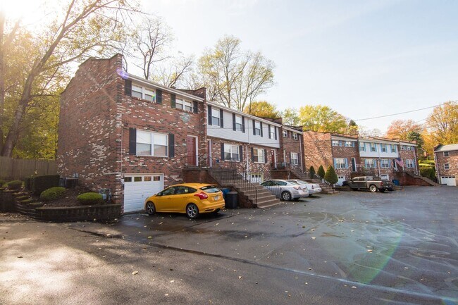 Building Photo - 450 Mower Dr